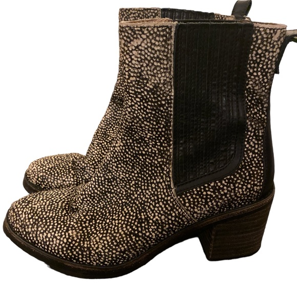 UGG Camden Exotic Calf Hair Chelsea Heeled Boot Size 7 - Picture 4 of 8